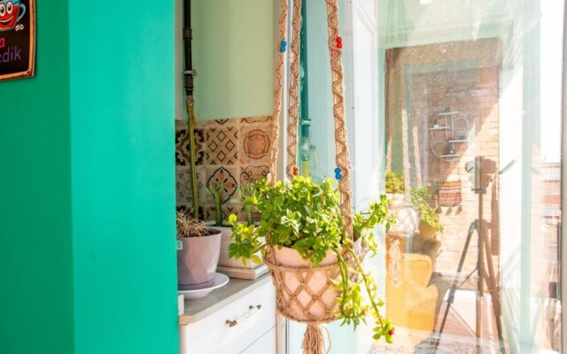 Flat With Great View and Central Location in Konak