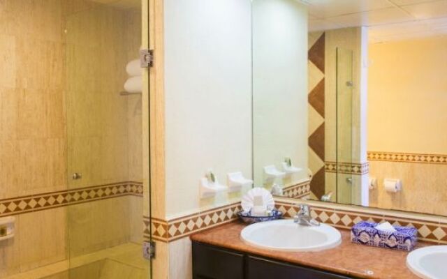 Villa del Palmar Residences