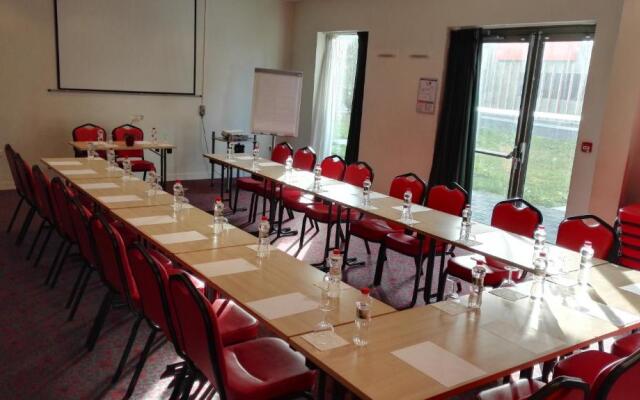 B&B HOTEL Maubeuge Gare