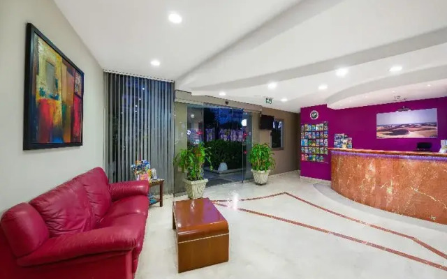 Las Gondolas Apts.