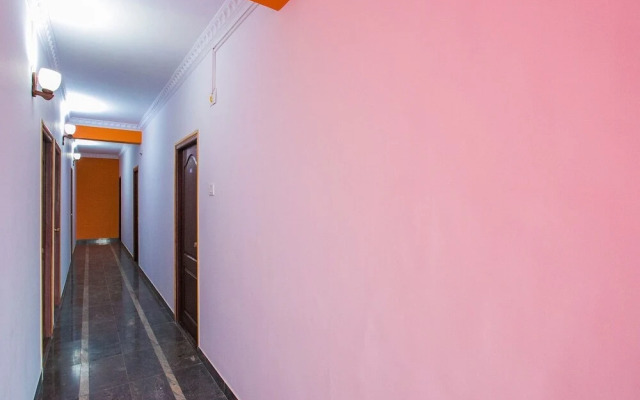 OYO 16123 Chandana Deluxe