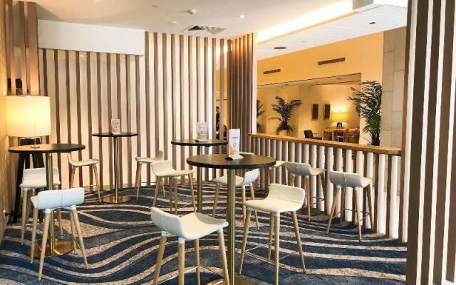 H Residence Apartments- Holiday Paradise