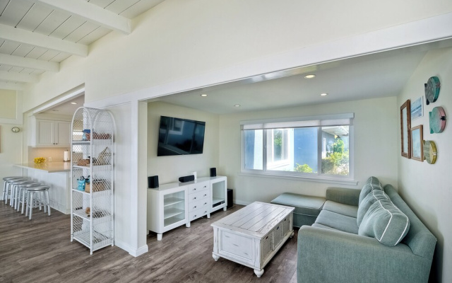 5185 Shore Drive