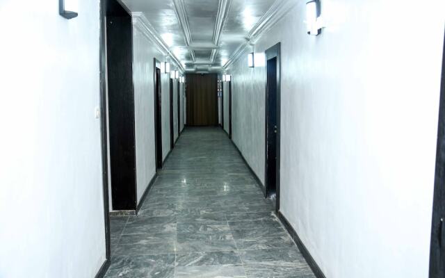 Royal Crest hotel and suite