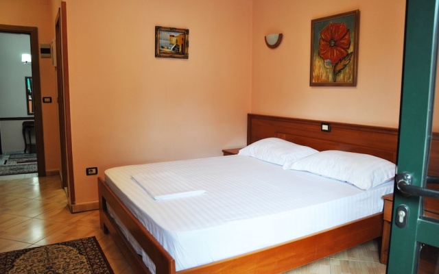 Hotel Lugano Tirana