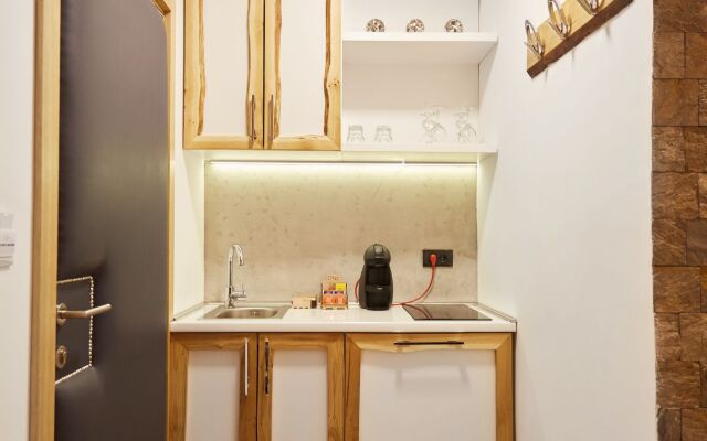 One Luxury Suites