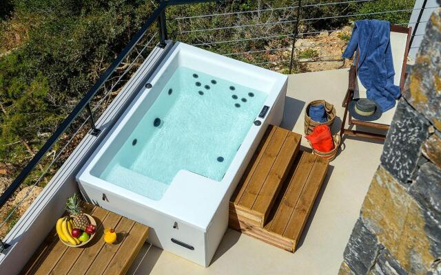 Beachfront 2 Bedroom Villa With Jacuzzi