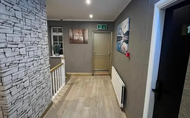 White Rose Hotel and Restaurant