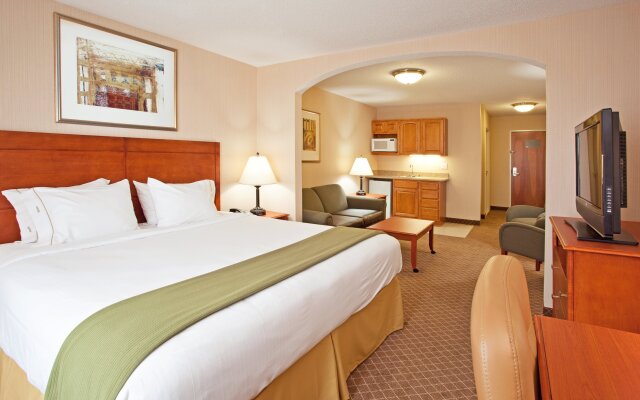 Holiday Inn Express Hotel & Suites Bay City by IHG