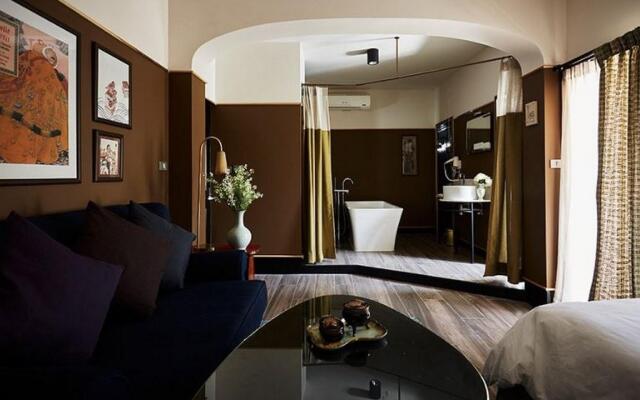 Josh Hotel