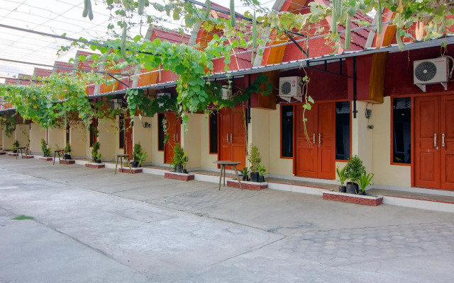OYO Life 1643 Grand Monica