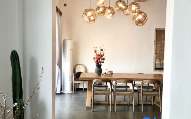 Yuehu Lakeview Guesthouse