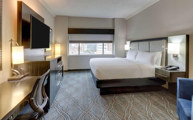 DoubleTree by Hilton St. Louis Forest Park