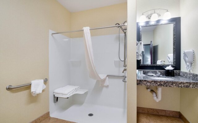 Comfort Suites Topeka Northwest