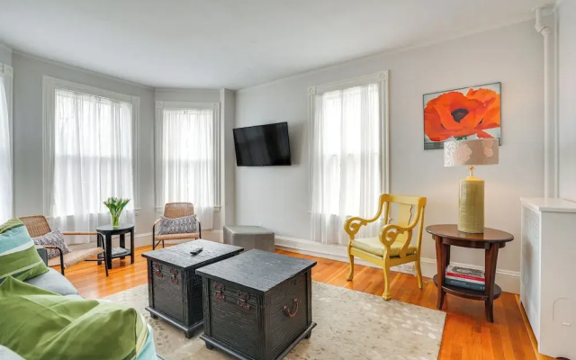 Walk to Harvard Square: Apartment in Cambridge