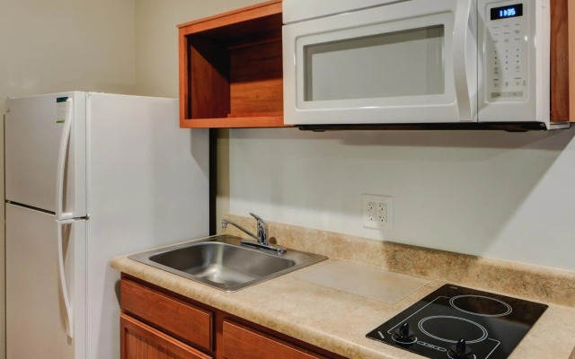 WoodSpring Suites Columbus NE I-270 Airport