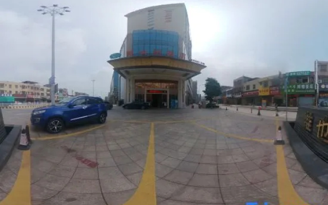 Vienna Hotel (Qingyuan Yingde Yicui Plaza)