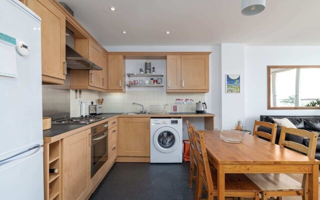Wonderful 1BR Flat With Balcony - Hackney Downs