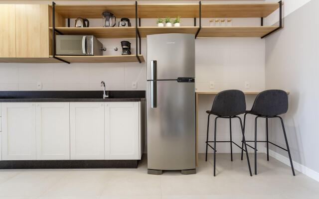 Apto no centro com piscina RRI103