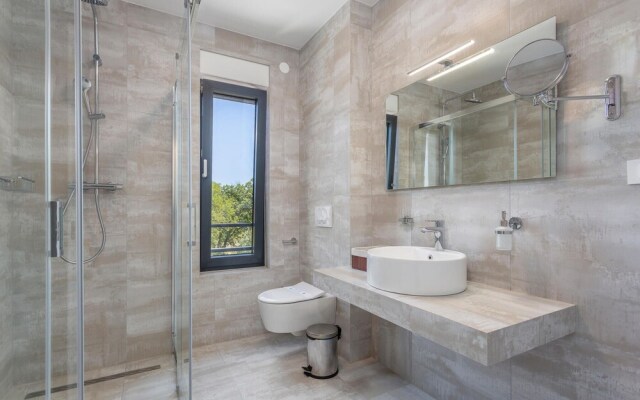 Amazing Apartment in Malinska With Wifi and 3 Bedrooms