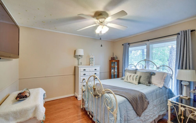Spacious Montgomery Home ~ 3 Mi to Downtown!