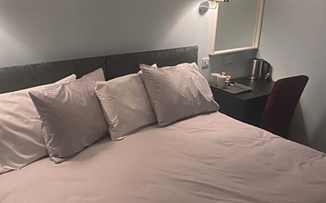 Comus Inn