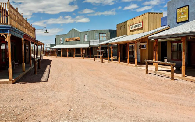 Tombstone Monument Guest Ranch