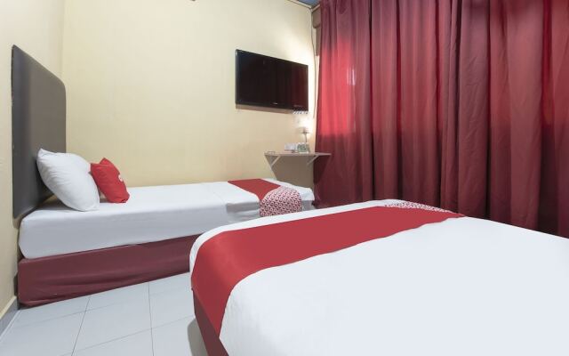 Spot On 90305 Hen Hen Hotel