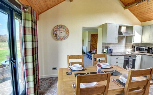 Luxurious Holiday Home in South Wales Near River