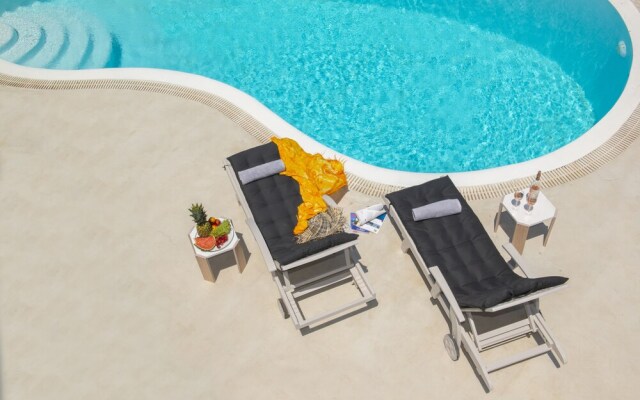 Serene Villa by Stylish Stays