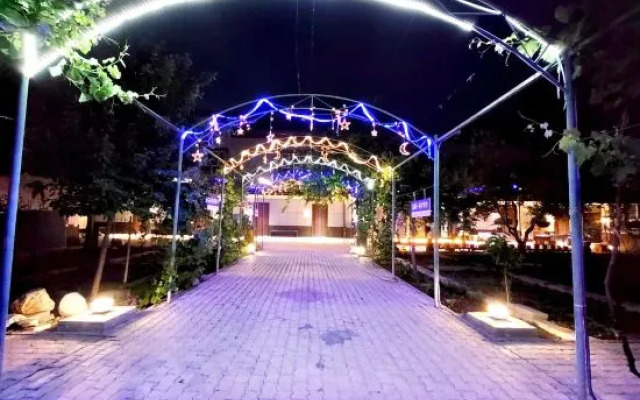 Moon Small House B&B