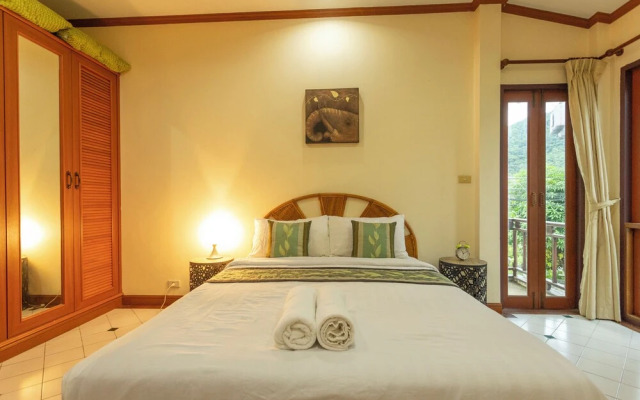 Thai-Style Villa with Charm V114