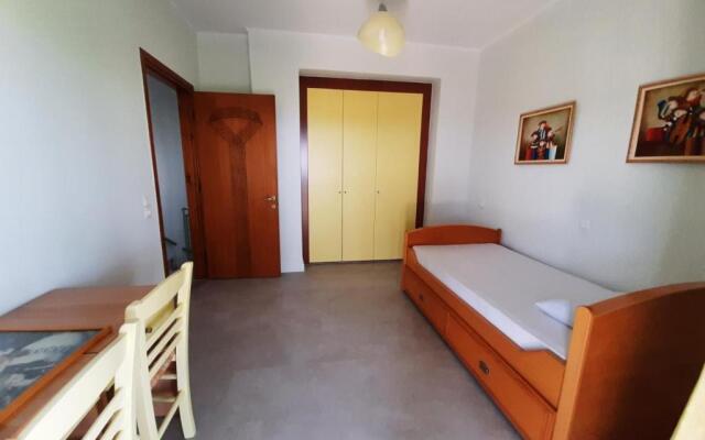 Spacious Holiday House with Shared Pool