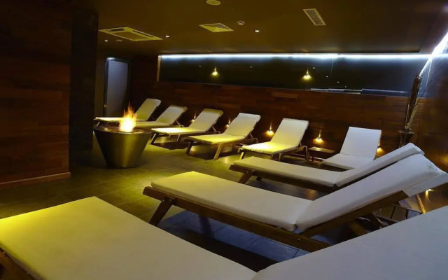 Emirates Apart Residence