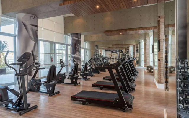 Condomínio de Luxo em Frente à Praia (novinho)