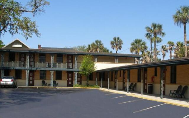 Castillo Inn