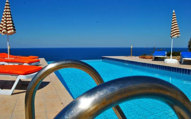 Villa Blue Horizon by Amy Villas