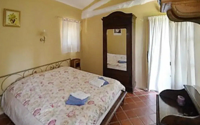 6 Bedroom House 16338592 By HomeRez