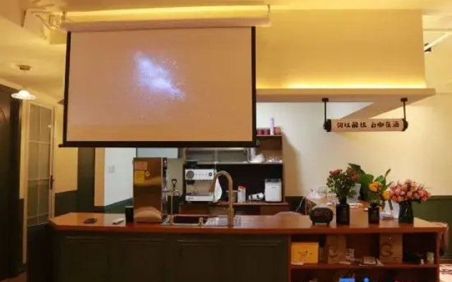 Cuan yue Space Youth Hostel (Laoximen Subway Station Branch)