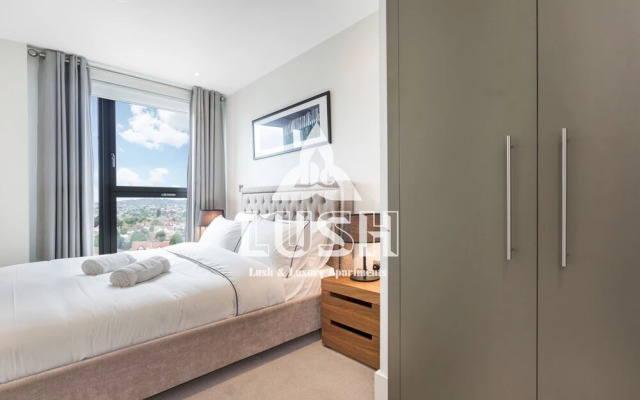 Lush Apartment London Designer Outlet