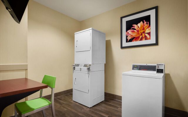 Hilton Garden Inn Denver South Park Meadows Area