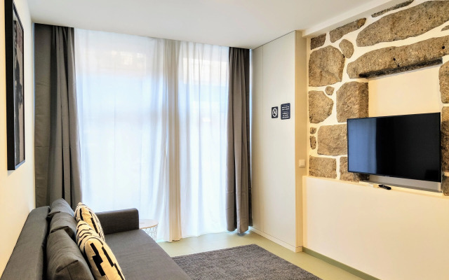 Bombarda Cinema Apartments