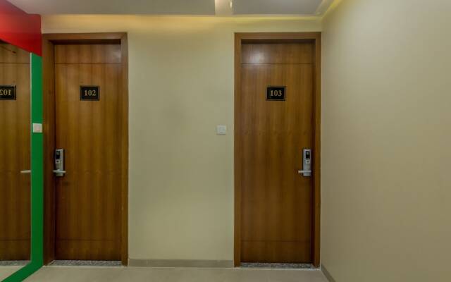 OYO 9996 Hotel Arton Suites