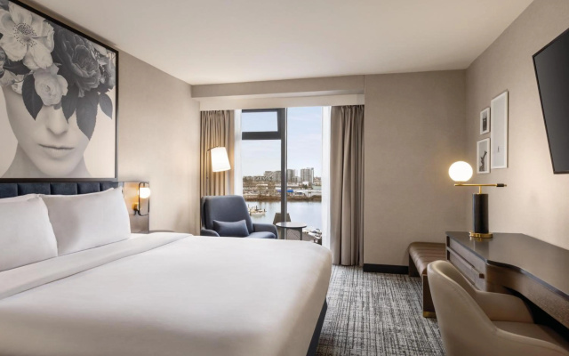 Radisson Blu Vancouver Airport Hotel & Marina - Image 5