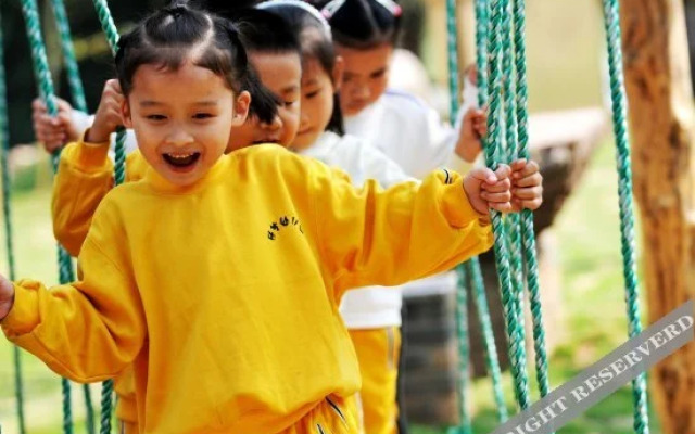 Wolong Riverside Manor