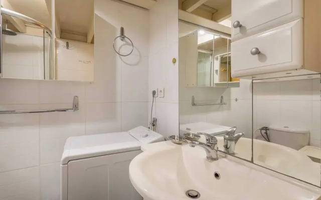 Charming Duplex With 1 Bedroom