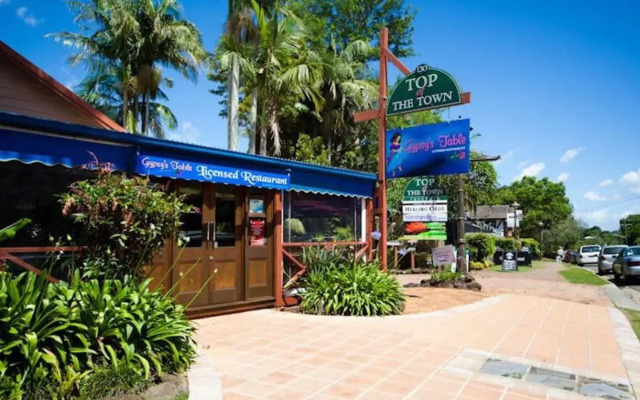 Treetops Seaview Montville