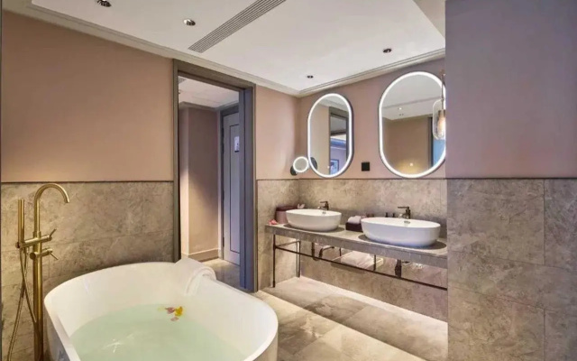 Mercure Yiwu International Trade City