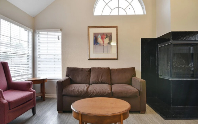 OYO Apartments at Champions Green