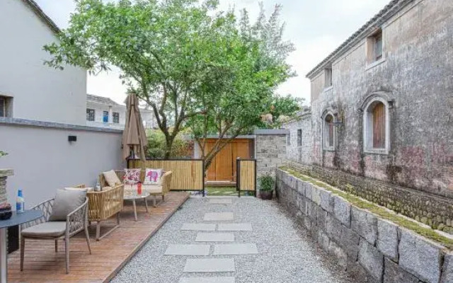 Shi'er Yiqiantong Courtyard